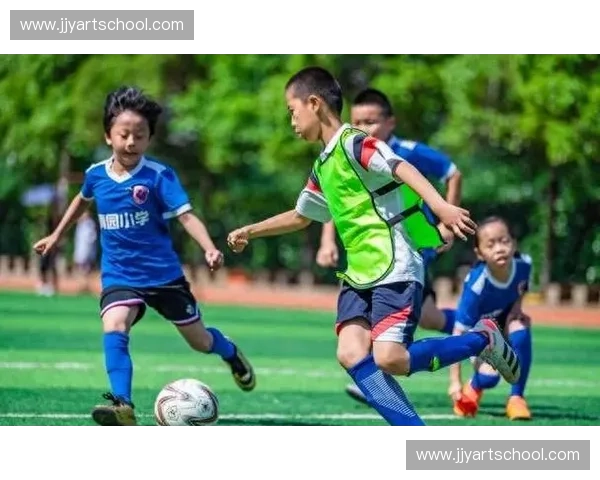 中国城市足球联赛发展现状与未来趋势分析：地方足球崛起的机遇与挑战