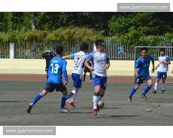 西安市校园足球联赛：激扬青春梦想，奋力拼搏展风采